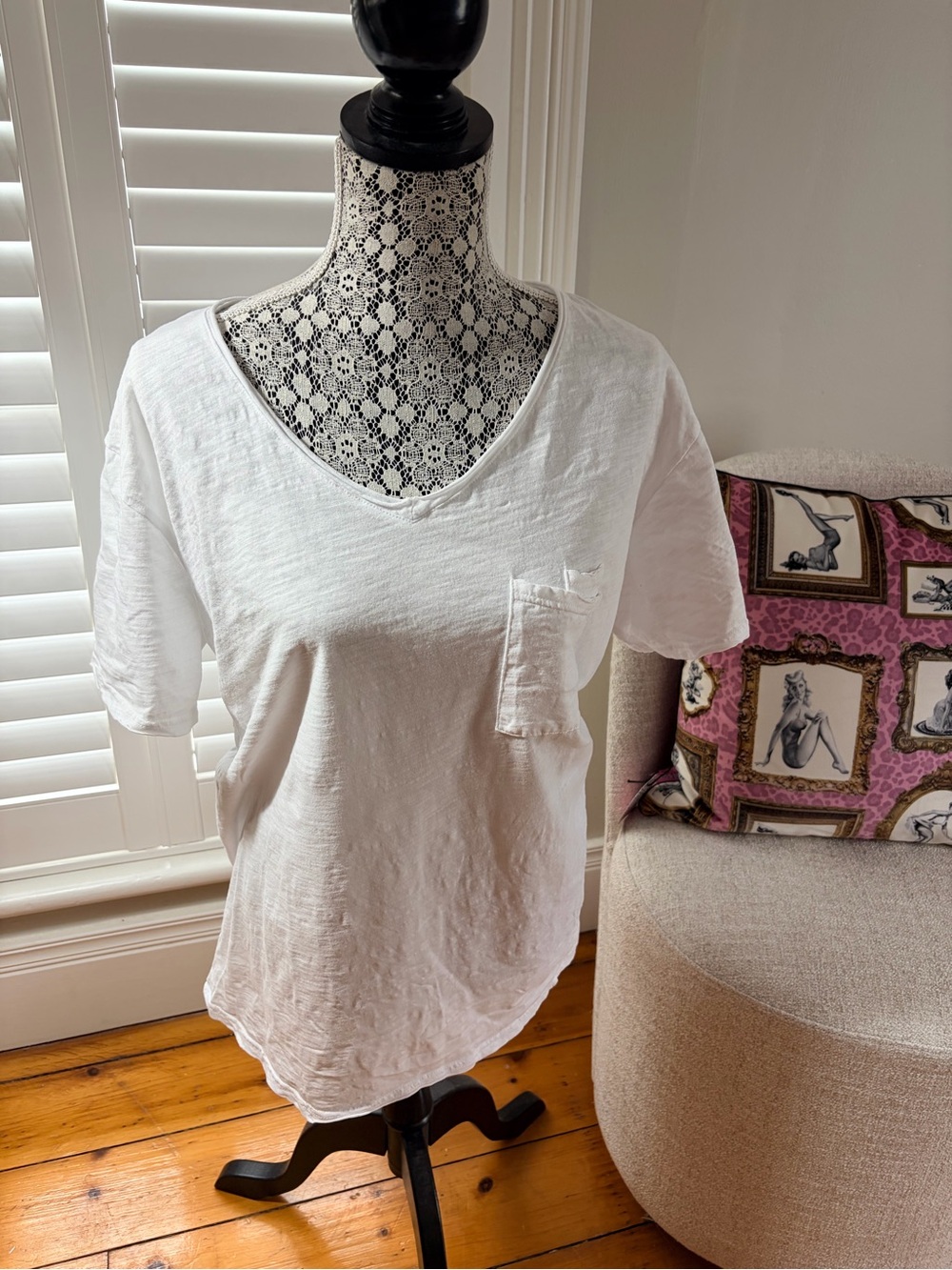 Women's White V-Neck Short Sleeve Pocket Tee